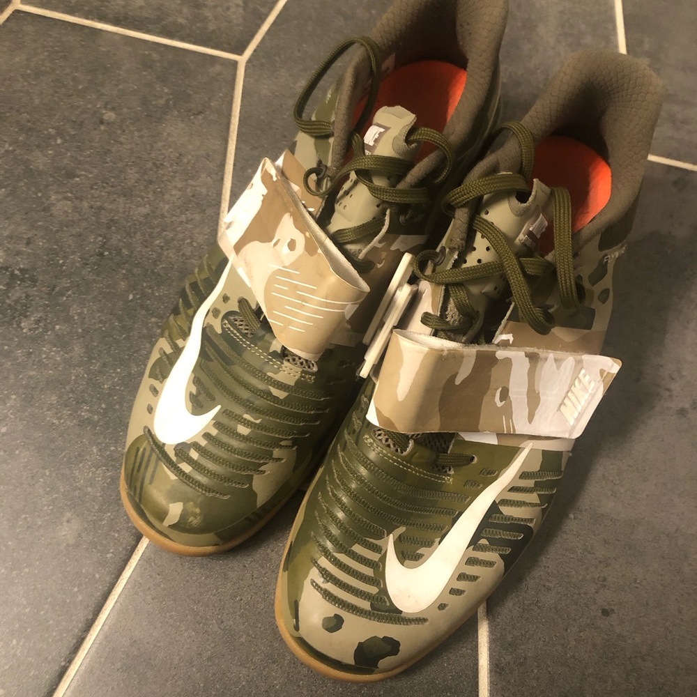 Nike camouflaged weightlifting shoes